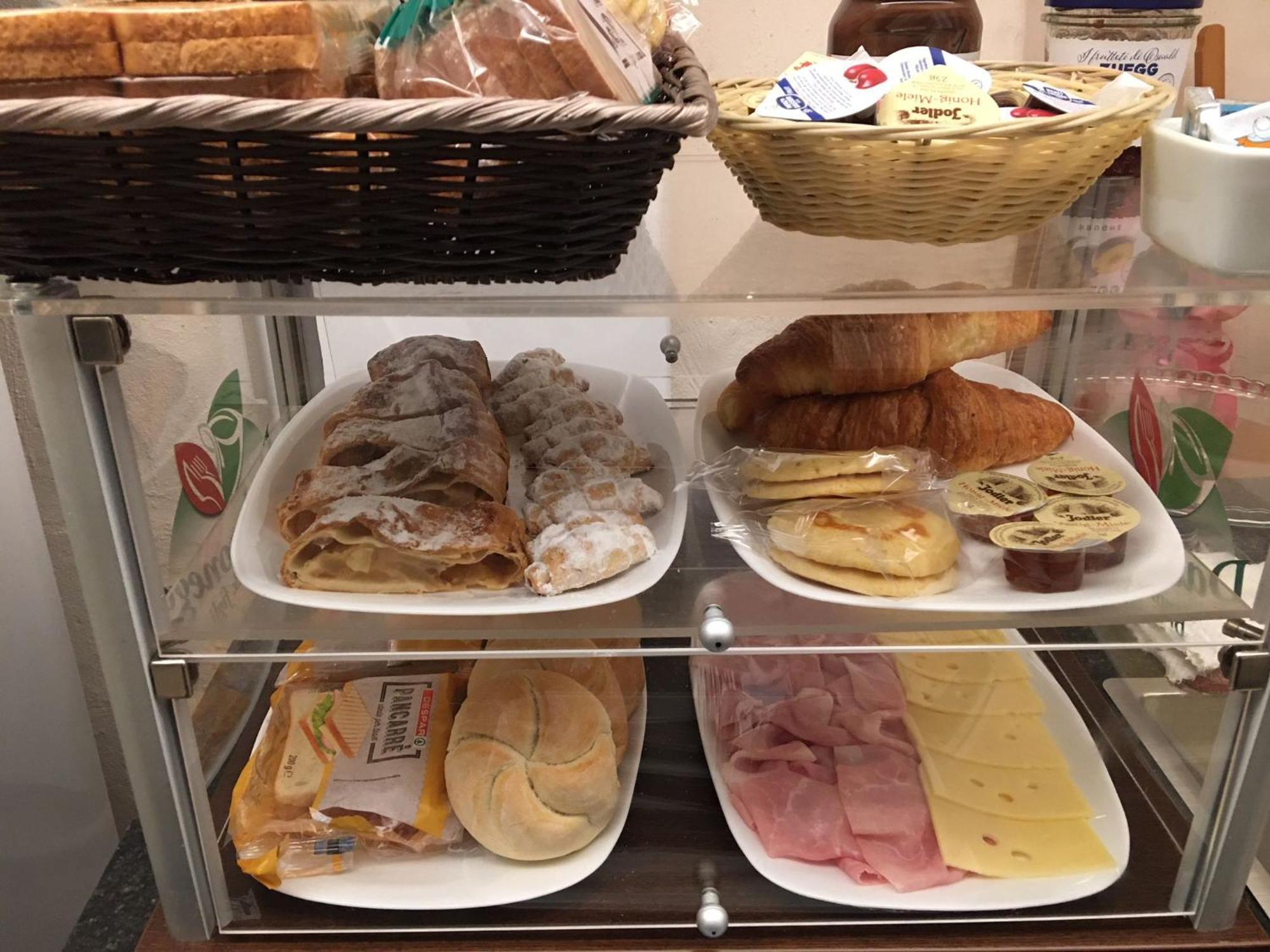 Al Vicolo Bed & Breakfast Trento Ngoại thất bức ảnh